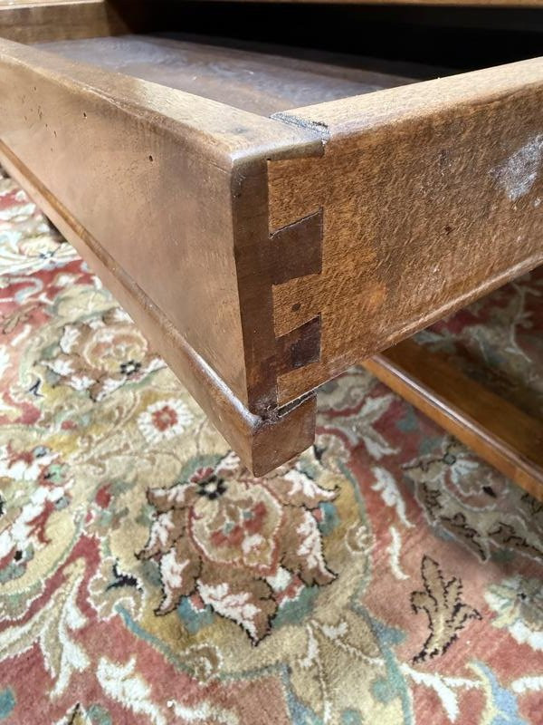 Table basse et bouts de canapés de style Louis XIII en parquet -photo-2