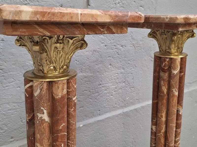 Pair Of Stands - Presentation Columns In Pink Marble And Bronze -photo-3