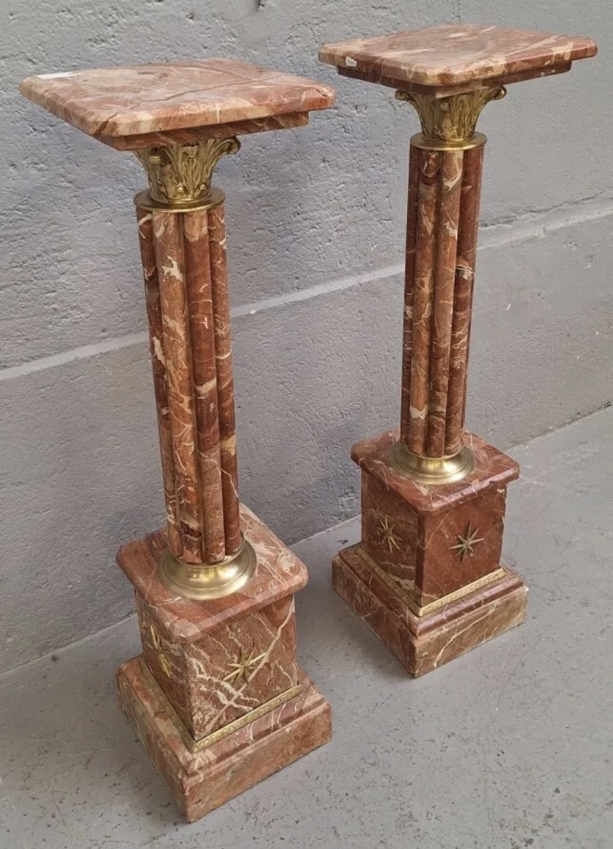 Pair Of Stands - Presentation Columns In Pink Marble And Bronze -photo-4