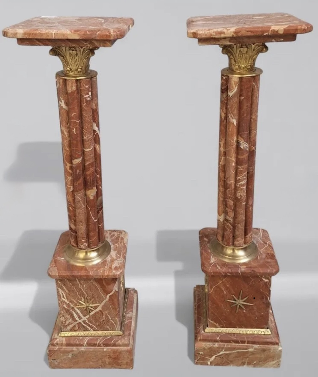 Pair Of Stands - Presentation Columns In Pink Marble And Bronze 