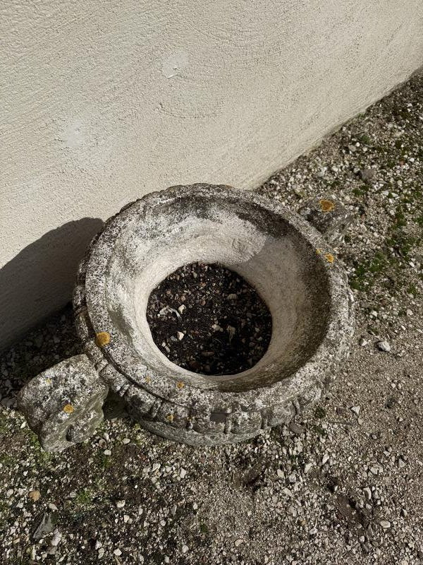 Pair Of Medici Stone Basins - Planters -photo-2