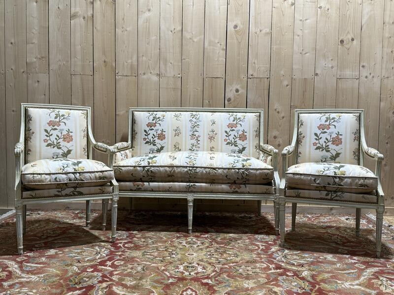 Salon de style Louis XVI Canapé et Paire de fauteuils 