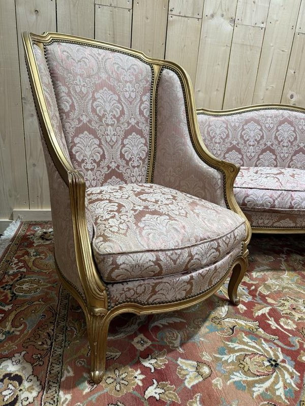 Salon de style Louis XV en bois doré avec canapé et paire de fauteuils -photo-4