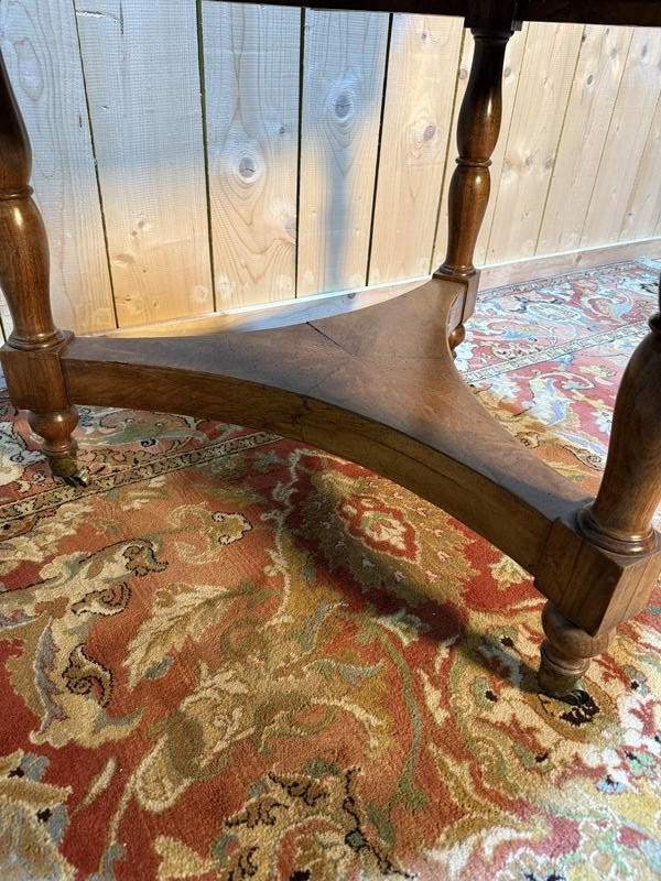 Table ronde d'appoint - Guéridon époque Louis Philippe en noyer massif -photo-4