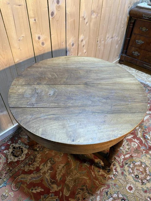 Table ronde d'appoint - Guéridon époque Louis Philippe en noyer massif -photo-1