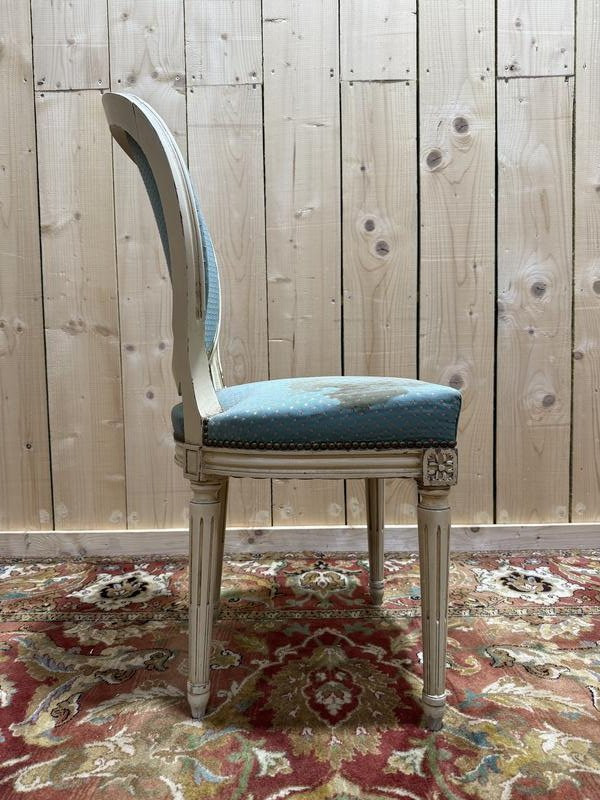 Suite de 6 chaises médaillons de style Louis XVI rechampi -photo-1