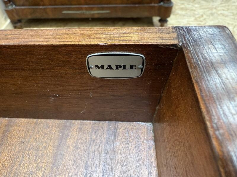English-style Mahogany And Leather Desk Signed "maple"-photo-2