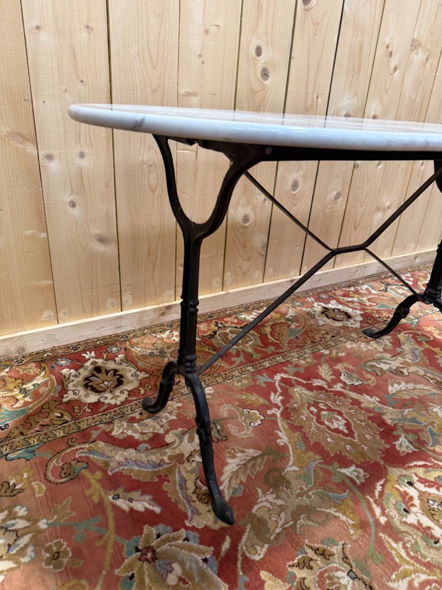 Table de bistrot en marbre oval et fonte-photo-4