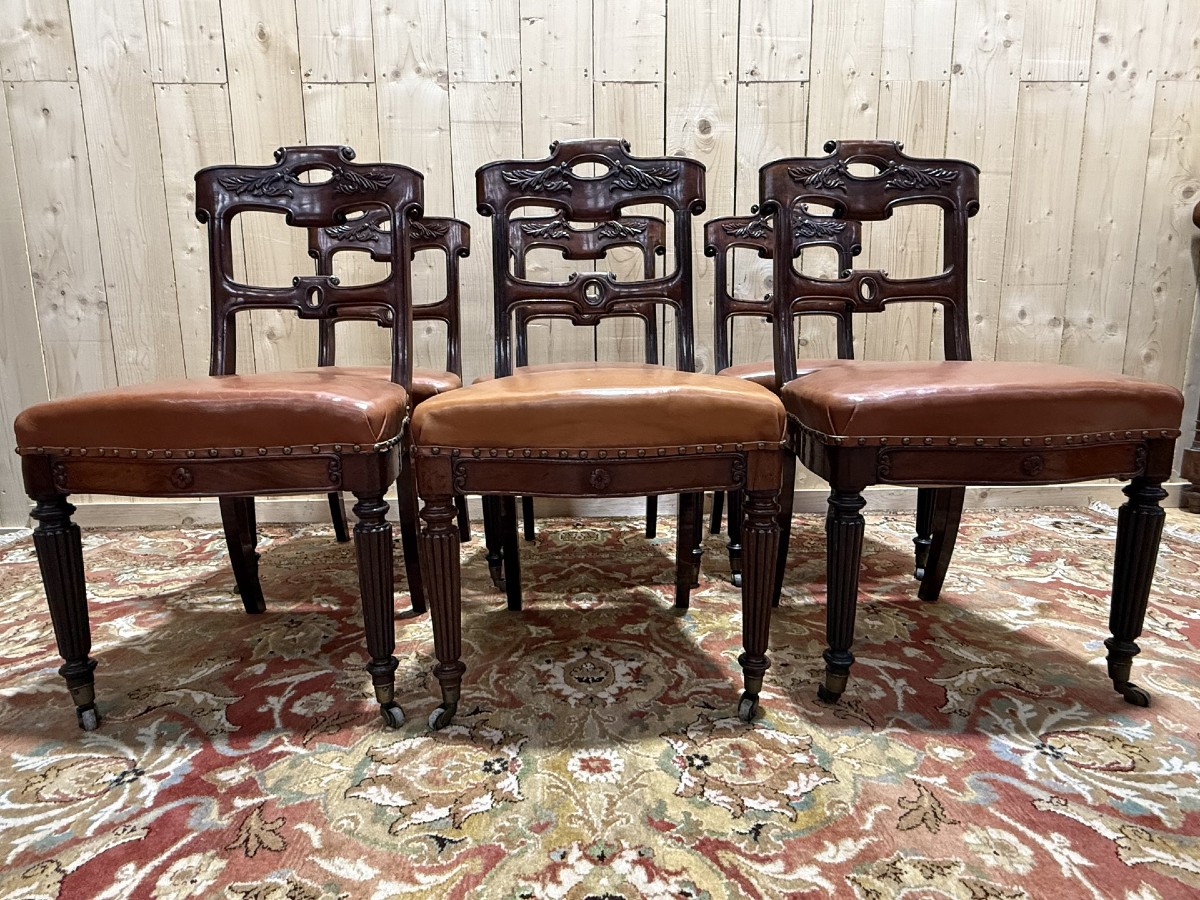 Suite de 6 chaises époque Napoléon III en acajou et cuir