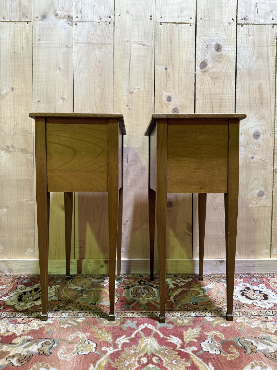 Paire de tables de chevets à niches de style Louis XVI en merisier-photo-2