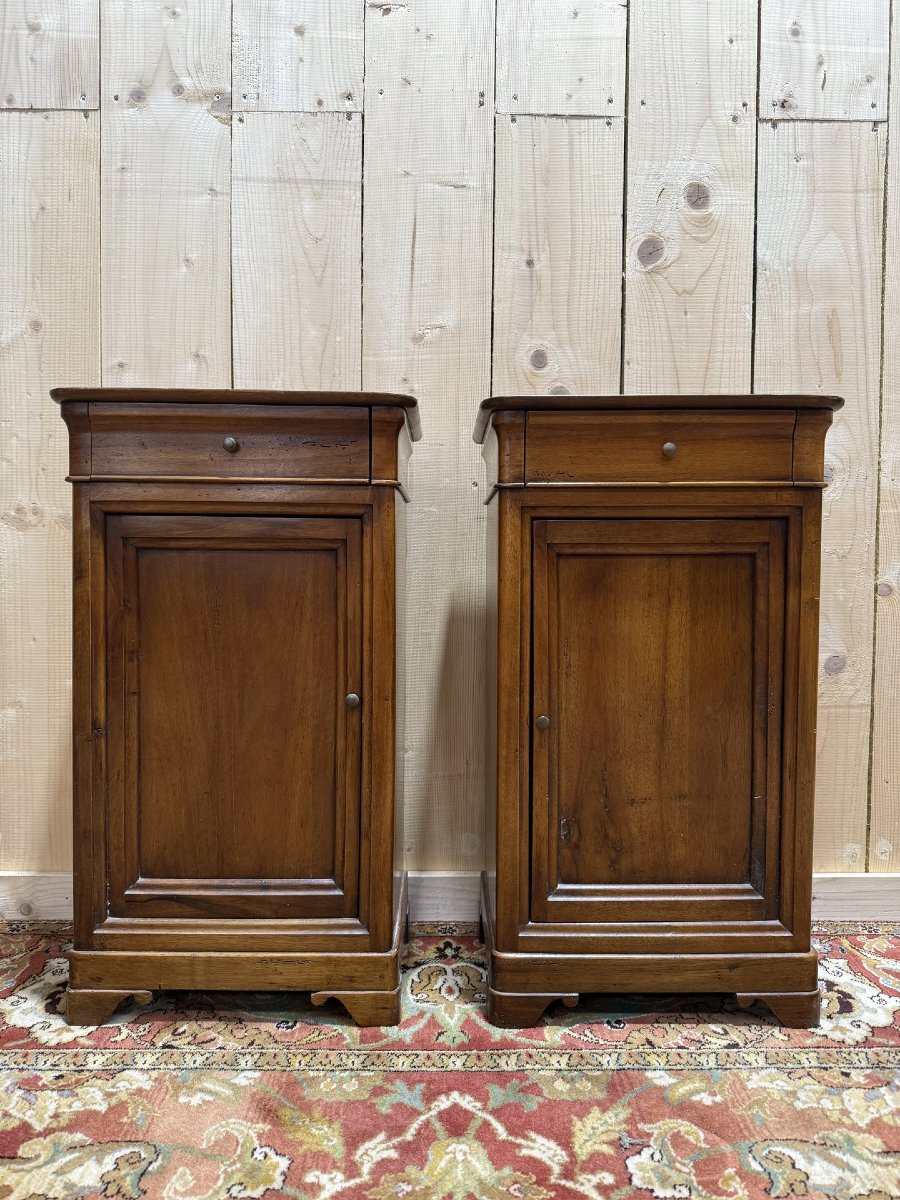 Paire de tables de chevets de style Louis Philippe en noyer-photo-4