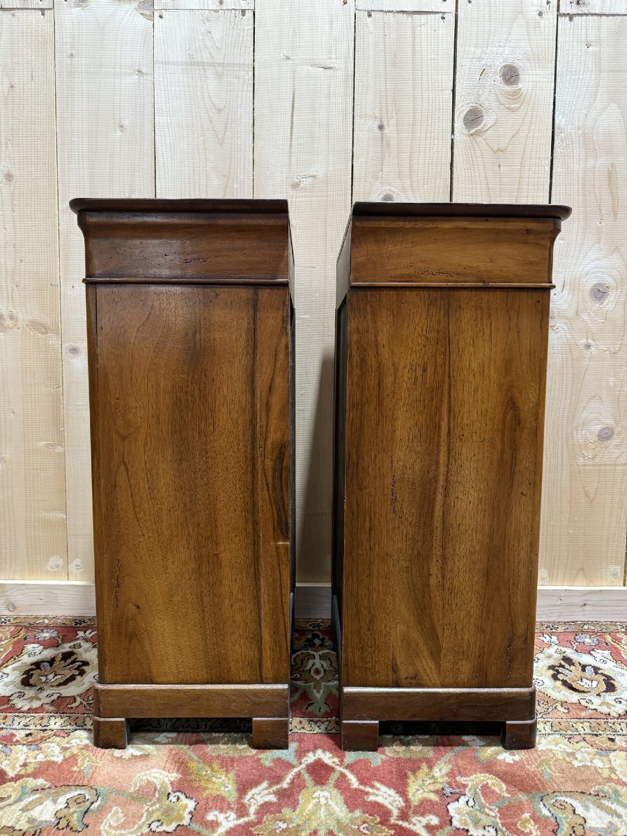 Paire de tables de chevets de style Louis Philippe en noyer-photo-4