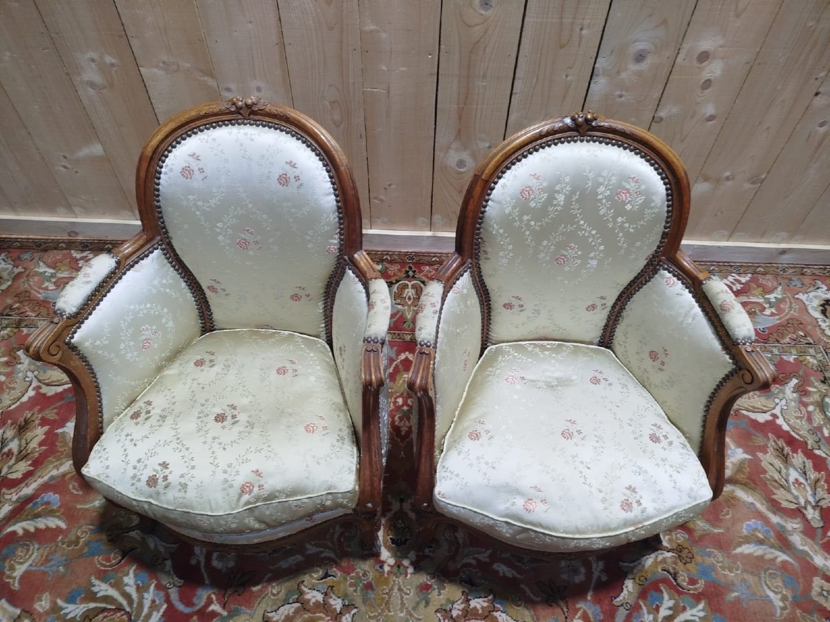 Paire de fauteuils - bergères de style Louis XV en soierie-photo-3