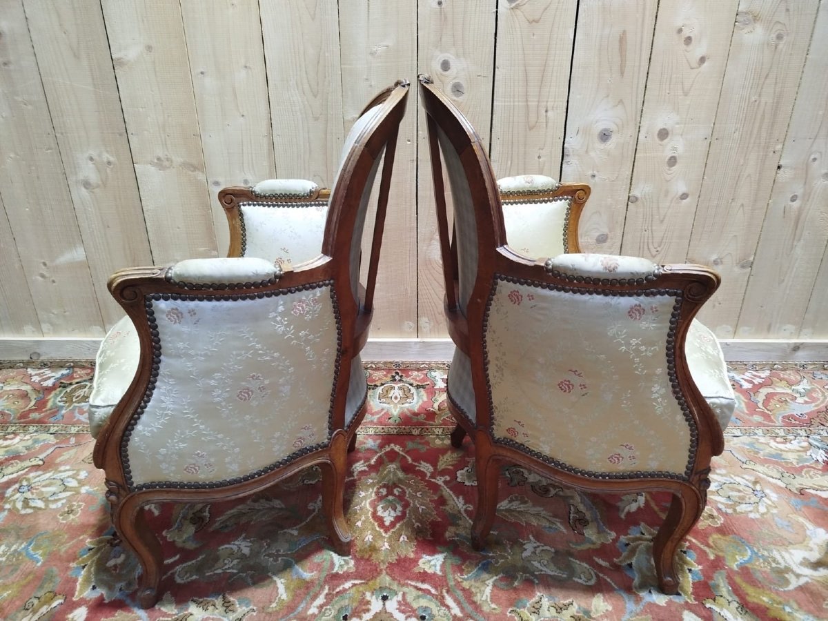 Paire de fauteuils - bergères de style Louis XV en soierie-photo-2