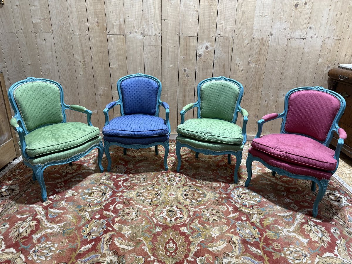 Suite de 4 fauteuils cabriolets de style Louis XV-photo-4