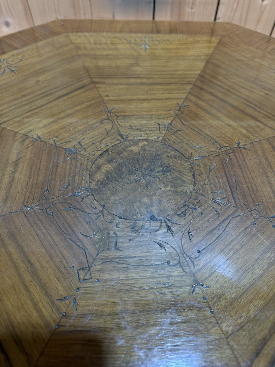 Tripod Pedestal Table With Carved Top-photo-3