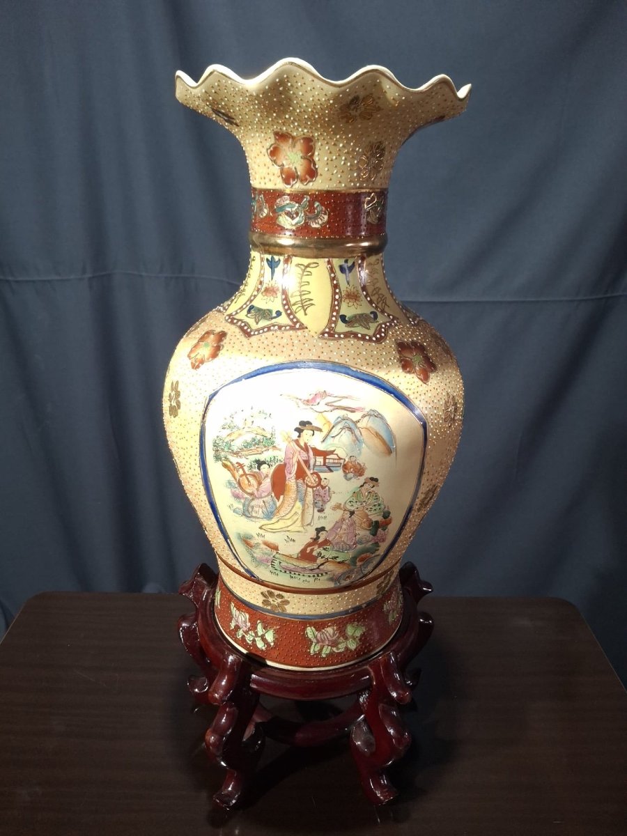 Large Polychrome Chinese Vase-photo-2