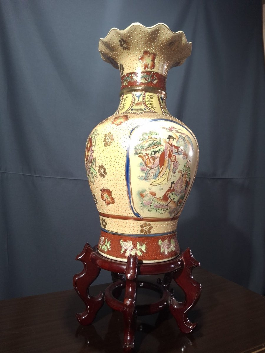 Large Polychrome Chinese Vase-photo-2