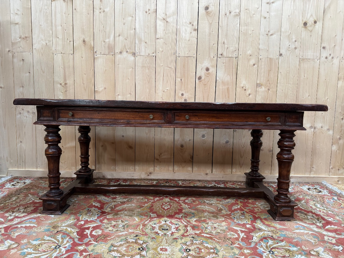 Table de ferme de style Louis XIII en noyer 