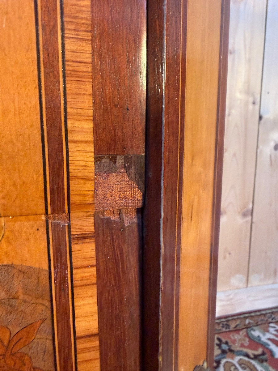 Transition Style Commode In Chinoiserie Marquetry -photo-2