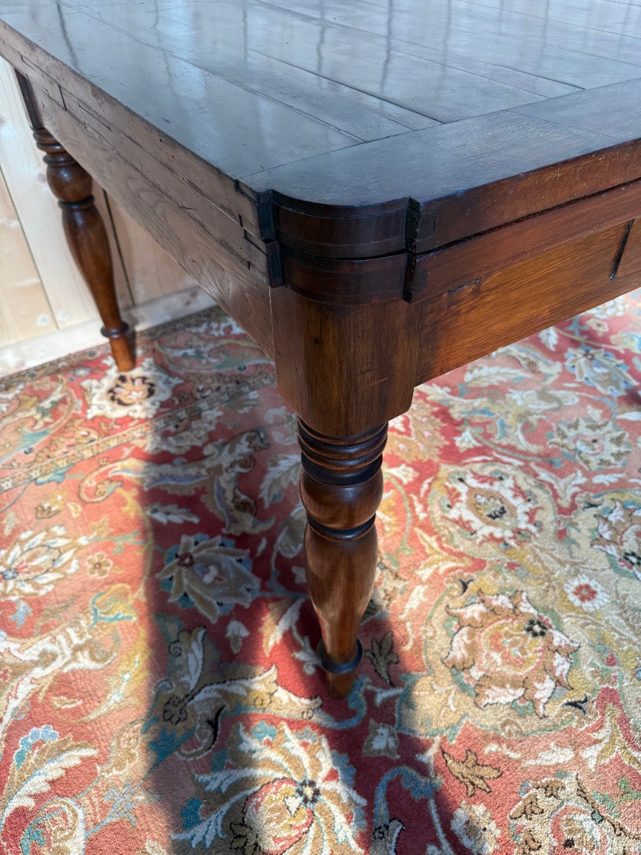 Mahogany Dining Table With Integrated Extensions-photo-4