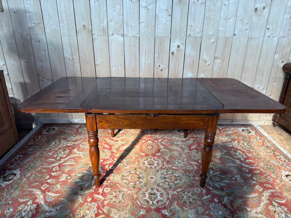 Mahogany Dining Table With Integrated Extensions-photo-2