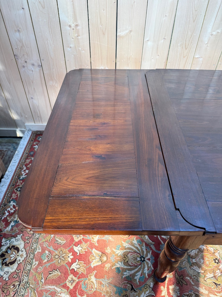 Mahogany Dining Table With Integrated Extensions-photo-4