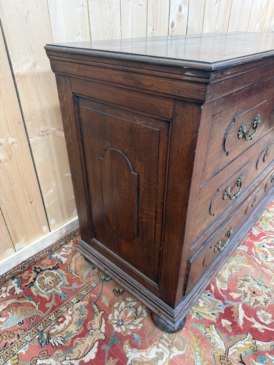Commode en chêne massif 18eme dans l'esprit Louis XIII-photo-3