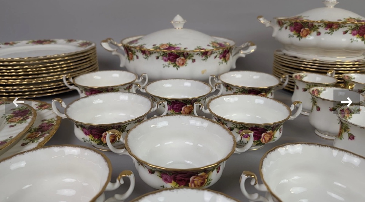 Royal Albert 77-piece Glazed Porcelain Dinner Service -photo-4