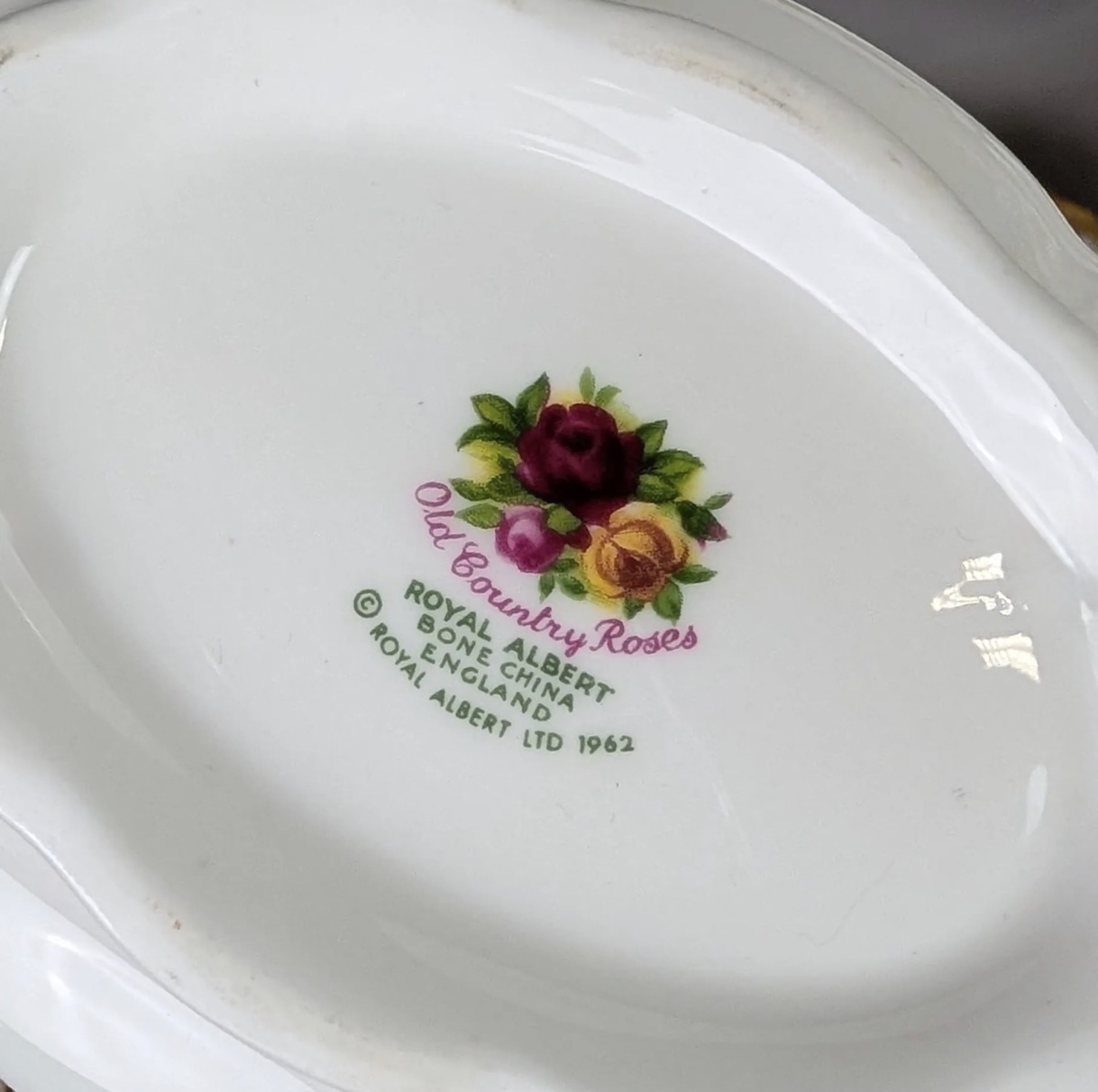 Royal Albert 77-piece Glazed Porcelain Dinner Service -photo-1