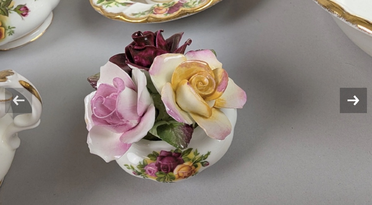 Royal Albert 77-piece Glazed Porcelain Dinner Service -photo-3