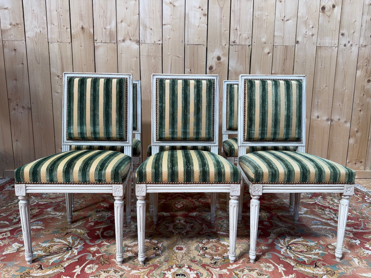 Suite de 6 chaises de style Louis XVI 