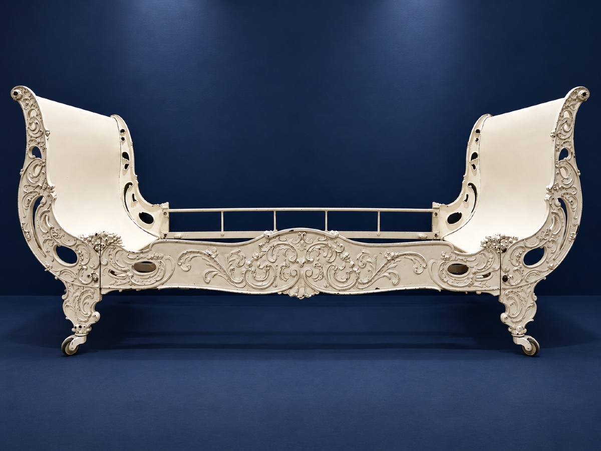 Cast-iron Crib Or Small Bench  -photo-2