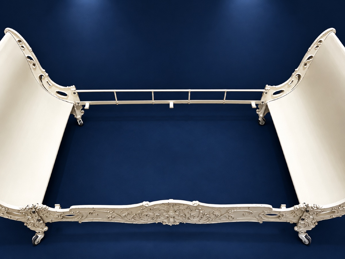 Cast-iron Crib Or Small Bench  -photo-3