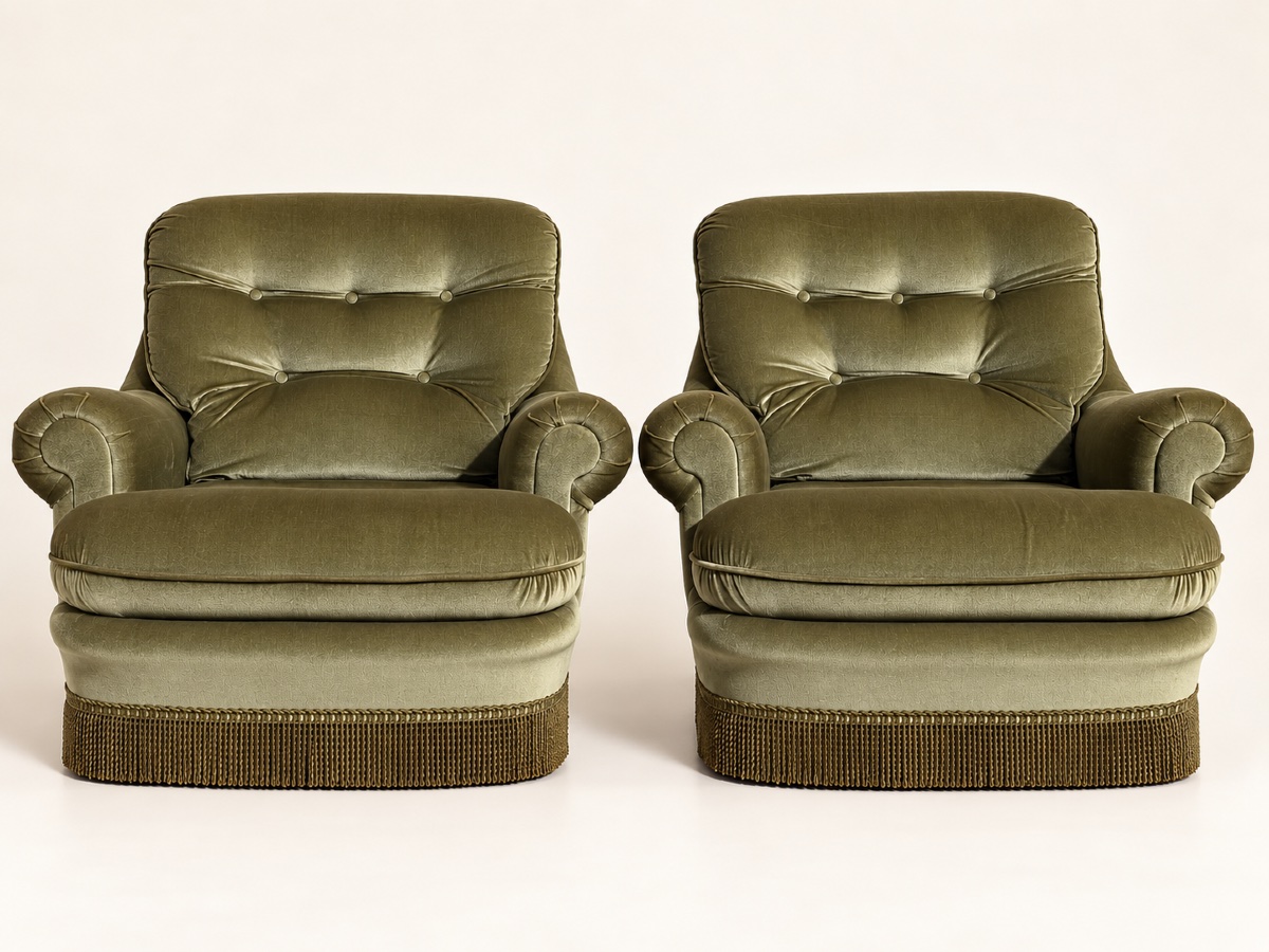 Pair Of English "crapaud" Style Armchairs In Green Velvet