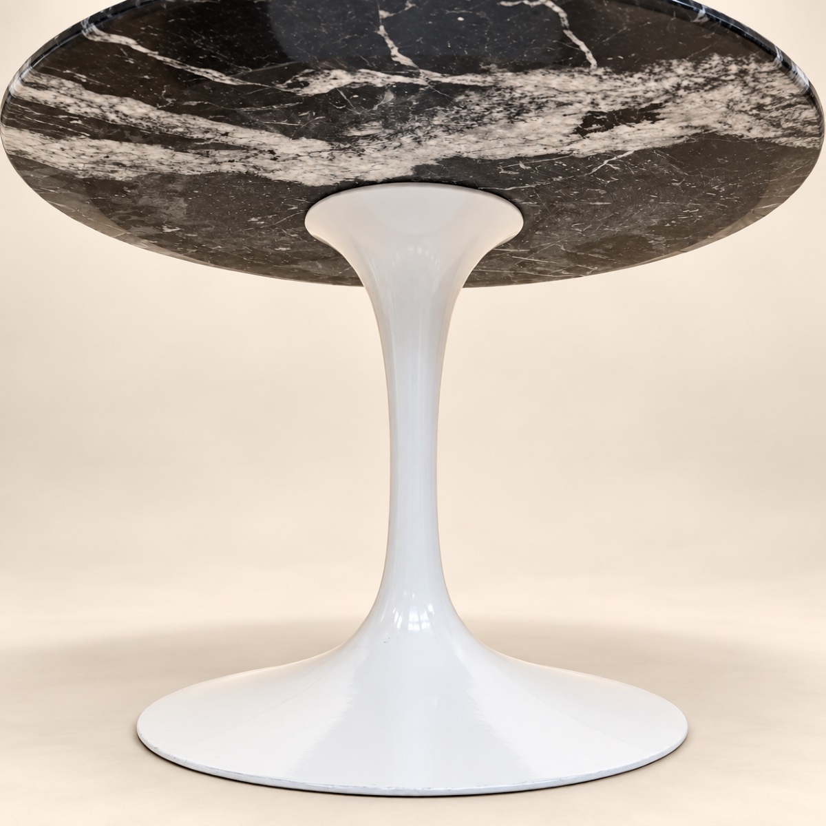 Table basse tulipe  - Guéridon Eeroo Saarinen KnOLL 1970-photo-3