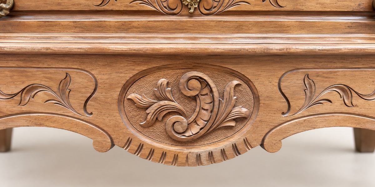 Louis XV-style Rocaille Chest Of Drawers In Carved Walnut-photo-3