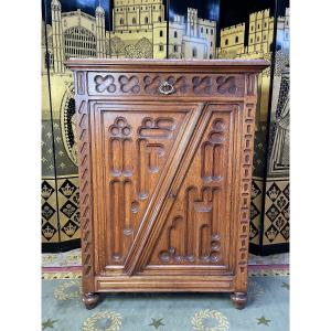 Gothic - Renaissance Style Sideboard In Oak 1900