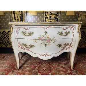 Commode De Style Louis XV En Bois Peint 