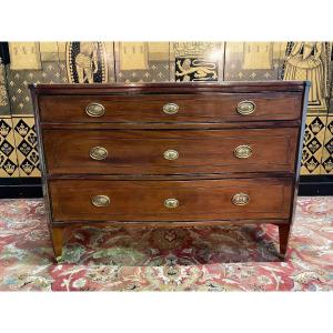 18th Century English Chest Of Drawers