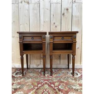 Paire de tables de chevets de style Louis XVI en merisier 