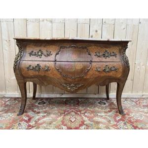  Commode sauteuse de style Louis XV en marqueterie "Fleurs"