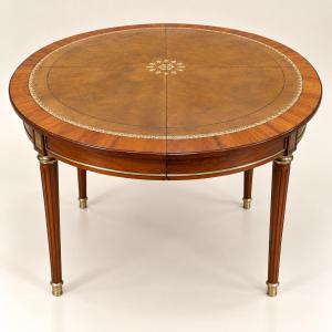 Louis XVI-style Round Dining Table With Two Extension Leaves