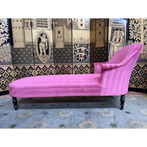 Crapaud Napoleon III Pink Velvet Daybed