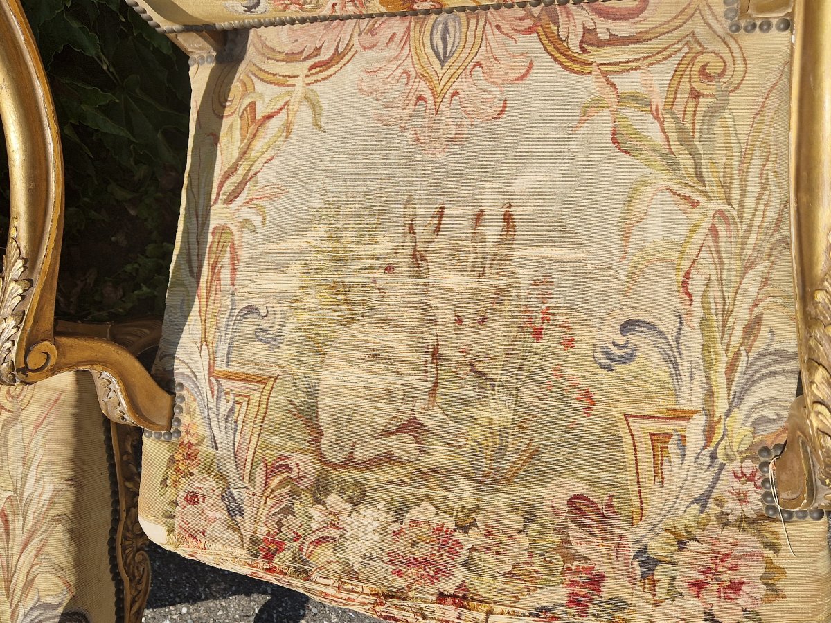 Paire de fauteils en bois doré Nap III, garnis de tapisserie fine d'aubusson.-photo-2