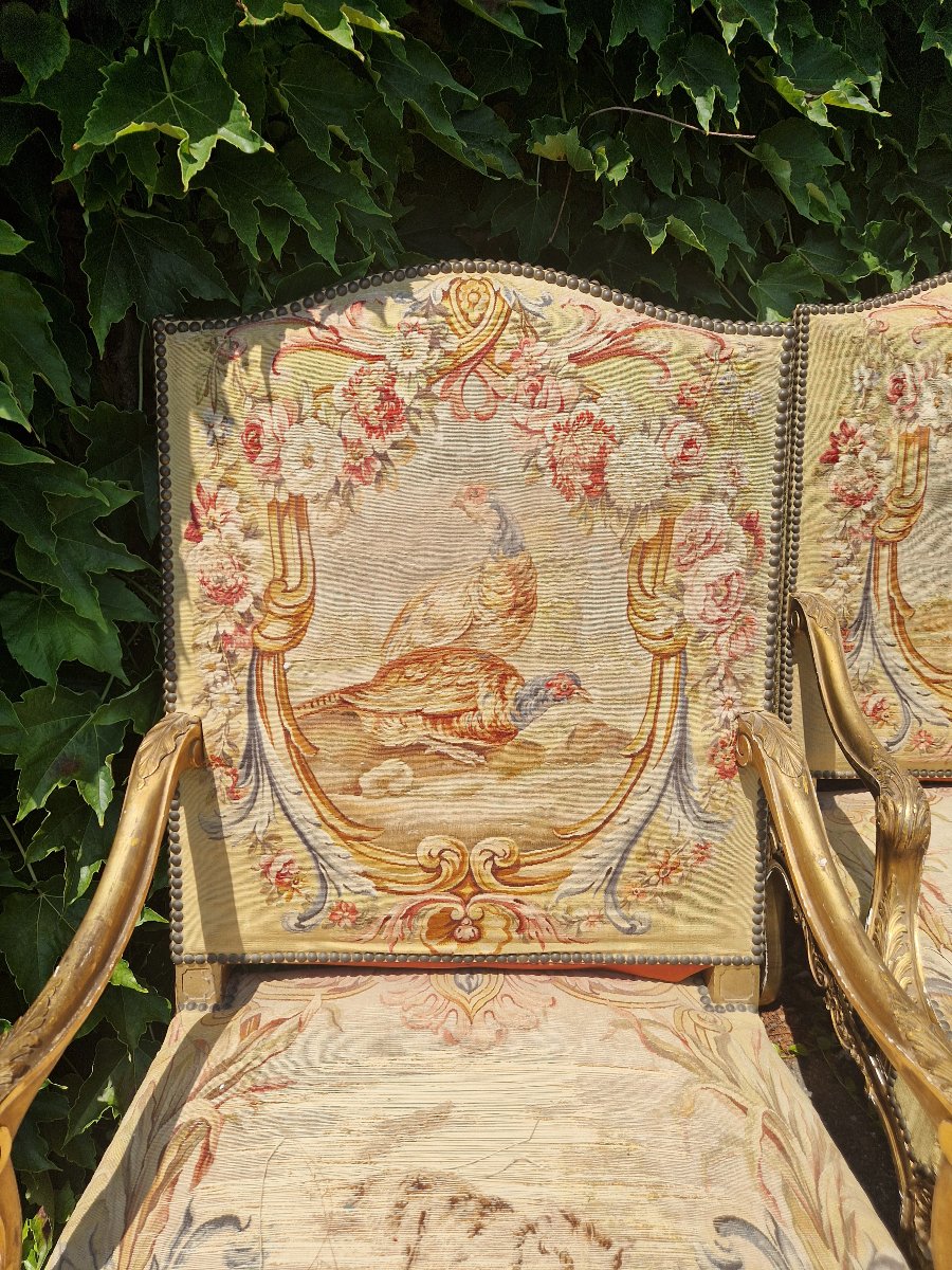 Paire de fauteils en bois doré Nap III, garnis de tapisserie fine d'aubusson.-photo-3