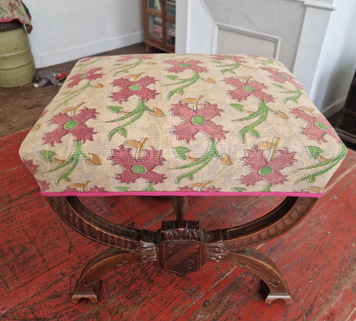 Center Stool With An X-shaped Base, Decorated With A Coat Of Arms, In The "violet Leduc" Style, Circa 1880-photo-4