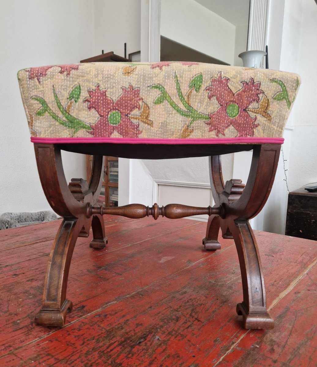 Center Stool With An X-shaped Base, Decorated With A Coat Of Arms, In The "violet Leduc" Style, Circa 1880-photo-3