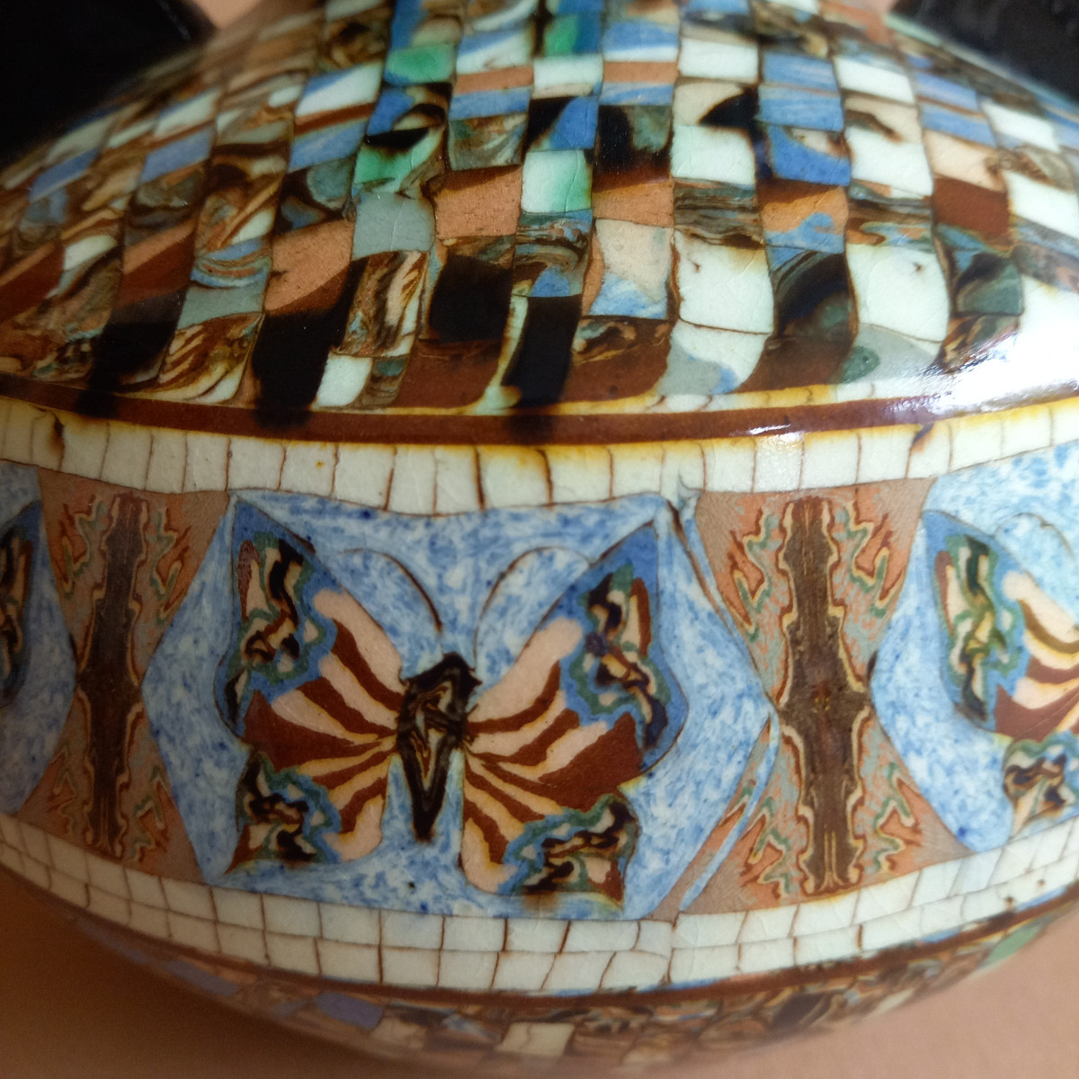 Vase Vers 1930 à Décor Mosaiqué De Papillons Signé Jean Gerbino-photo-2