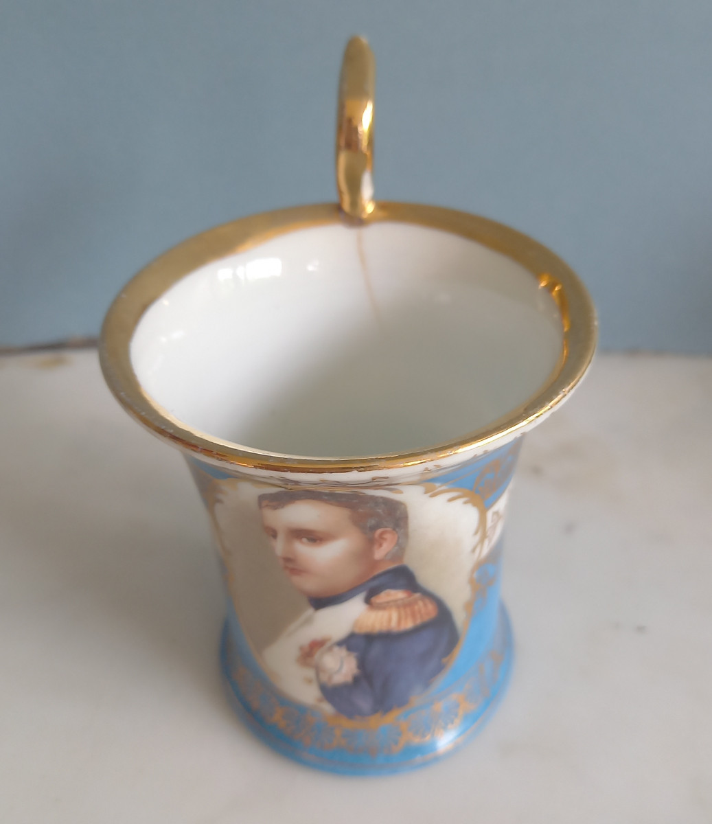 Capodimonté , service à café de 8 tasses et sous tasses aux décors de Napoléon et Joséphine-photo-2